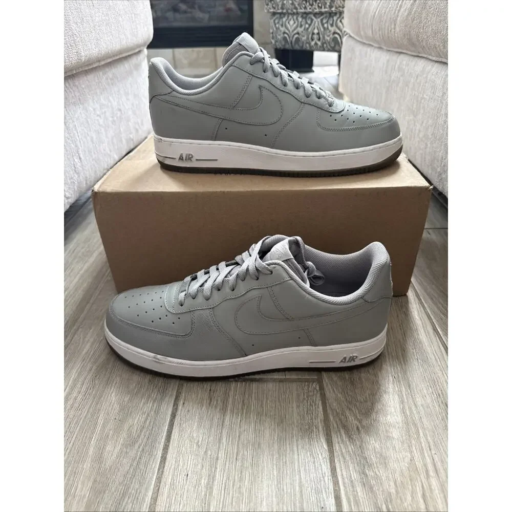 Nike step out